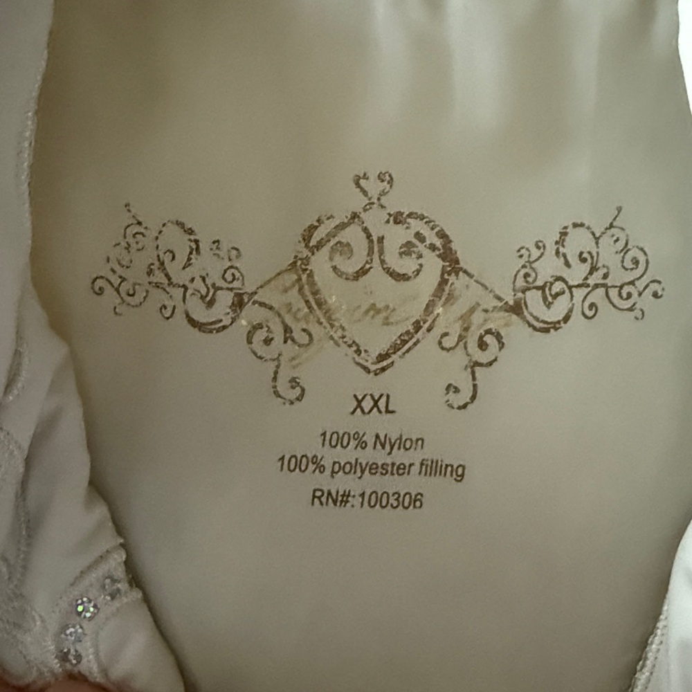 Sequin Embellished Creamy White Quilted Vest - Picture 13 of 14